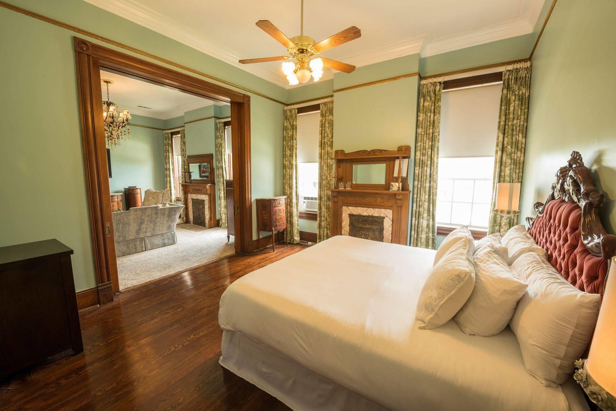 Mosheim Mansion Bed & Breakfast ซิกีน ภายนอก รูปภาพ